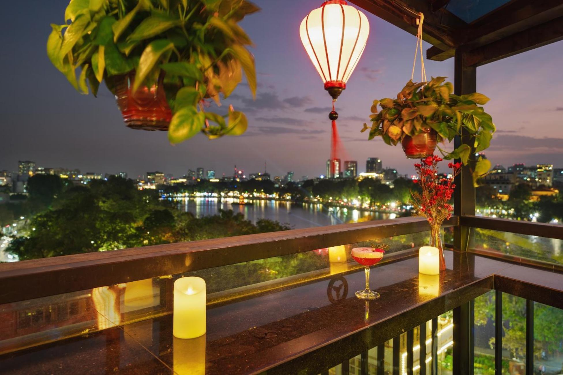 Bella Premier Hotel & Rooftop Skybar Hanoi Buitenkant foto